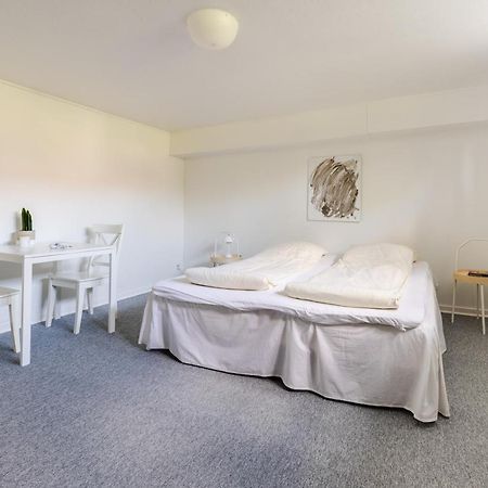 Vaerelse I Rolig Villakvarter, Central Beliggenhed Odense Exterior foto